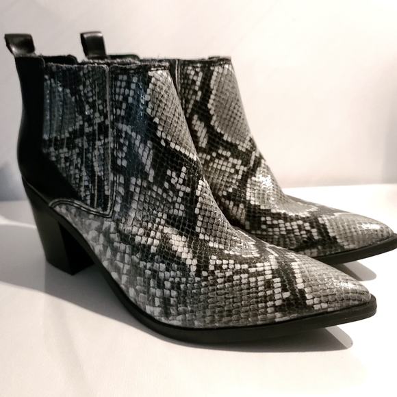 Marc Fisher Shoes - NEW Women's Marc Fisher Snakeskin Ankle Boots